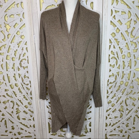 Yest Criss Cross Beige Tan Sweater - Picture 1 of 4